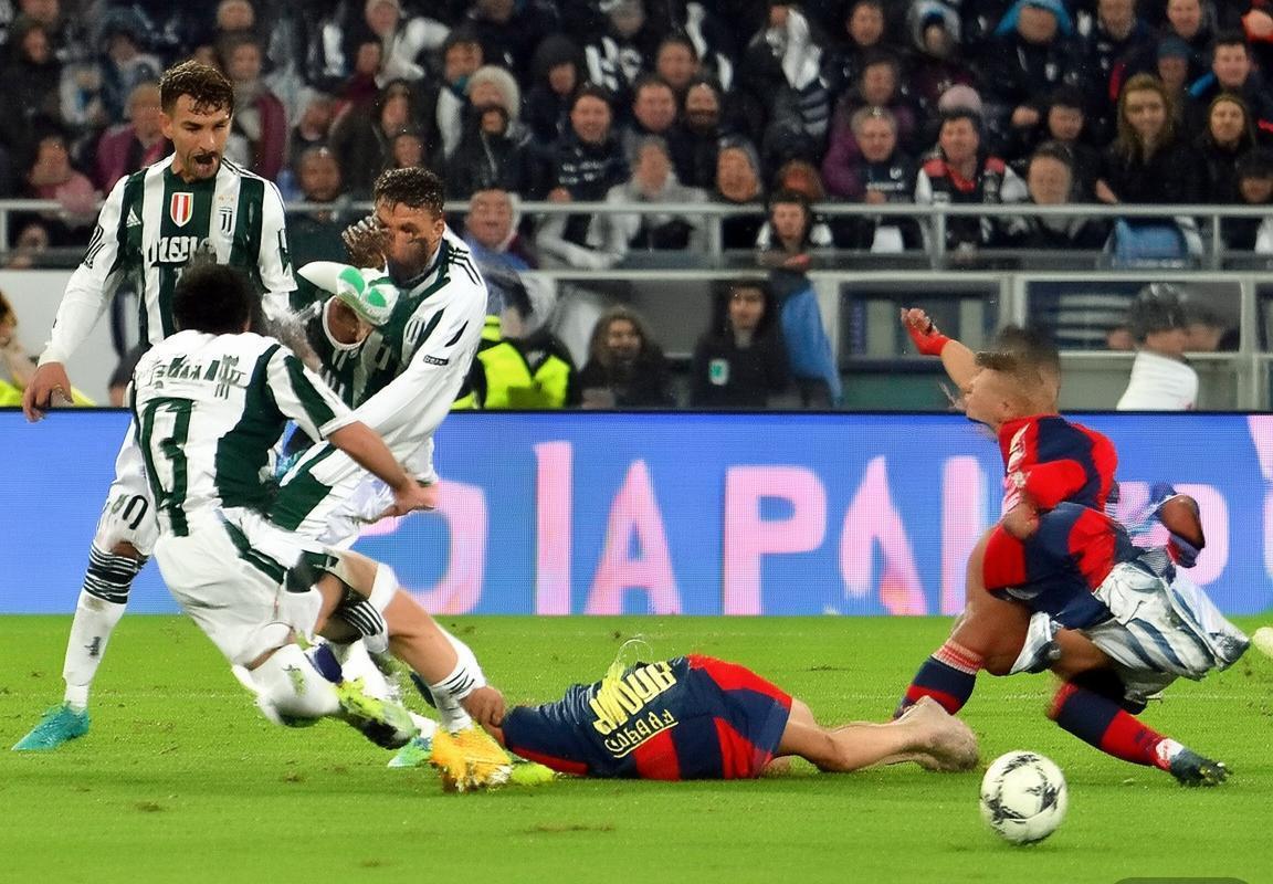 意甲焦点战：尤文图斯2:0击败热那亚，团队协作铸就胜利